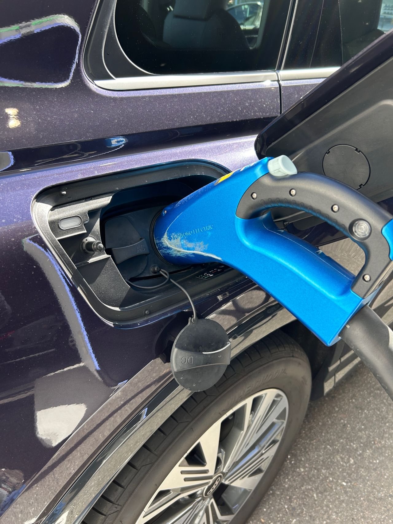 Audi CHAdeMO-J1772 Q5 e-tron